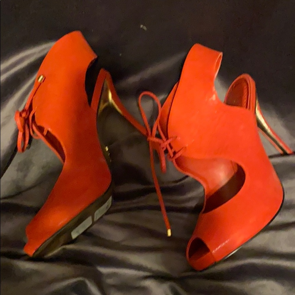 CARRANO “Priscilla lace up red pumps size 7